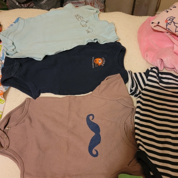 Baby clothes new born to 6 months - Picture 6 of 7